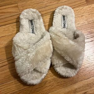 Minnetonka slippers, size 7.5 women’s